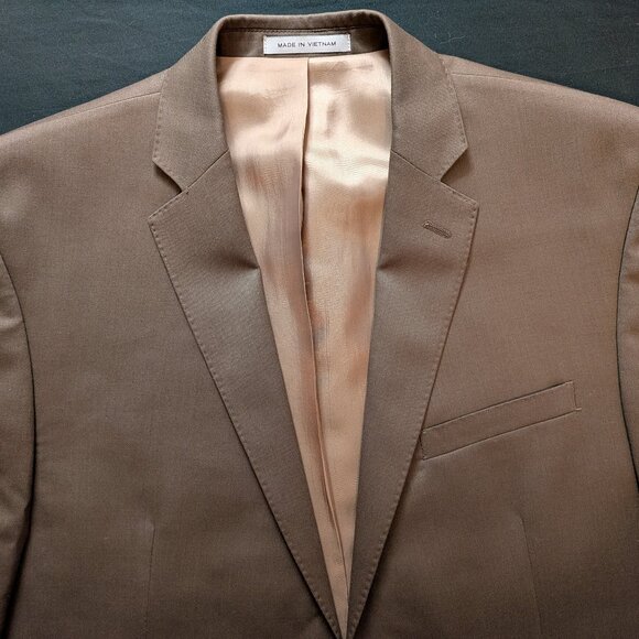 Calvin Klein Men's 2-Piece Suit - Very Lightly Worn - 40L - Taupe - Picture 1 of 16